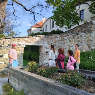 Školy a pedagogové