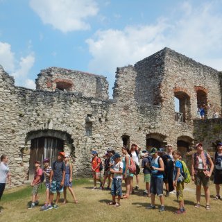 Návštěva hradu Rabí (cca 10 km od Horažďovic, dostupné vlakem)