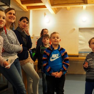 Polski wieczór: Listeing to polish music accompained with pictures of the most interesting places in Poland.