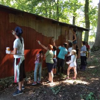 Family workcamp - renovatig DDM shipyard. 